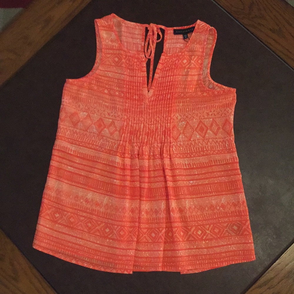 Sanctuary sleeveless patterned top.